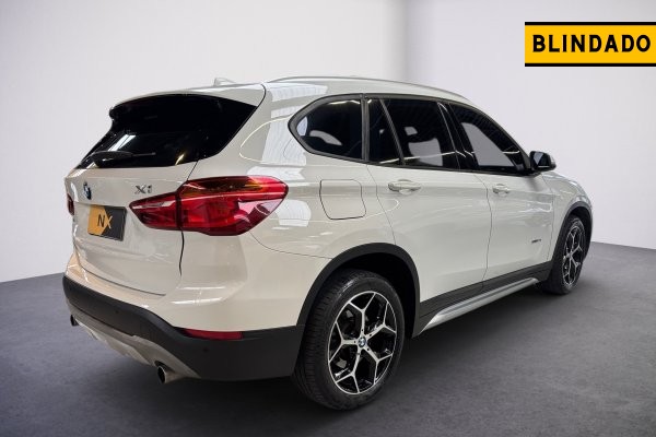 BMW X1 2.0 16V TURBO ACTIVEFLEX SDRIVE20I X-LINE 4P AUTOMÁTICO 2016/2017